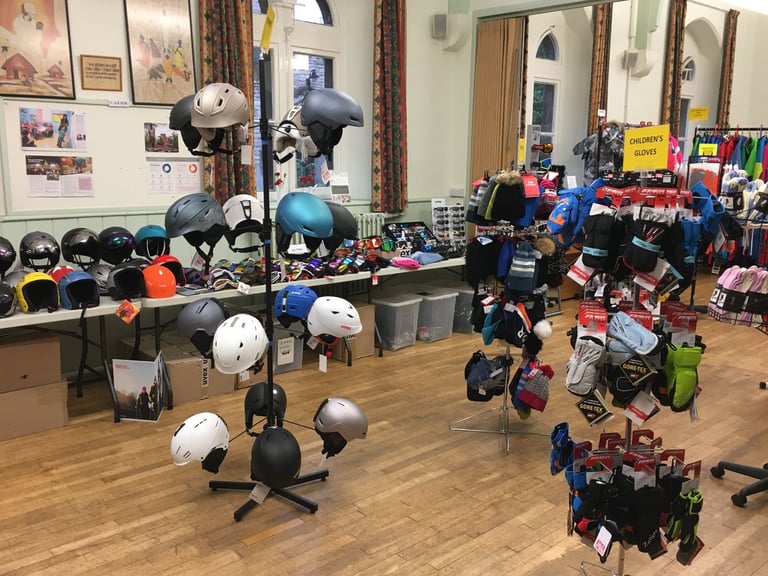 KNUTSFORD SKIWEAR SALE