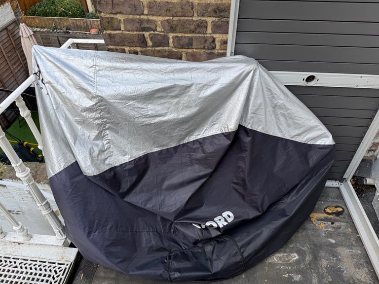 Raleigh Strava City Hybrid Bike - 50cm - Excellent Condition (Original Owner) 