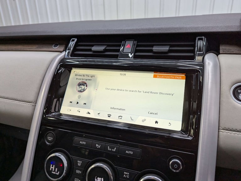 2017 Land Rover Discovery 2.0 Discovery HSE SD4 Auto 4WD 5dr SUV Diesel Automatic