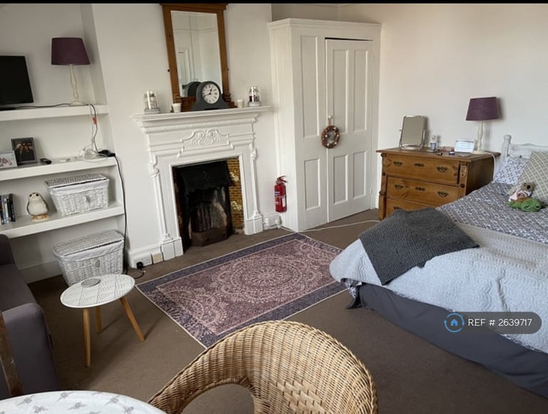 Studio flat in Southwood Avenue, London, N6 (#2639717)