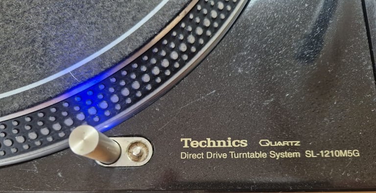 Technics SL-1210 M5G PAIR with lids & original boxes VERY RARE
