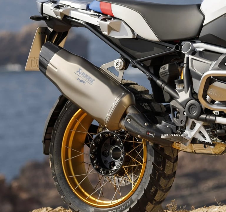 BMW Motorrad Akrapovic HP Motorcycle Exhaust Slip On System For BMW R1200 R1250GS 2013 - 2019