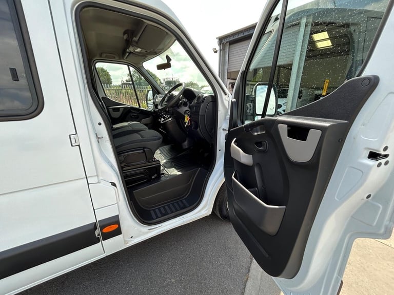 VAUXHALL MOVANO 2.3 CDTi 3500 Double Crew Cab Dropside White Manual Diesel 2018