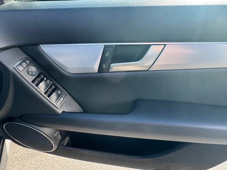 2012 Mercedes-Benz C-Class C180 BlueEFFICIENCY Sport 5dr Auto ESTATE Petrol Automatic