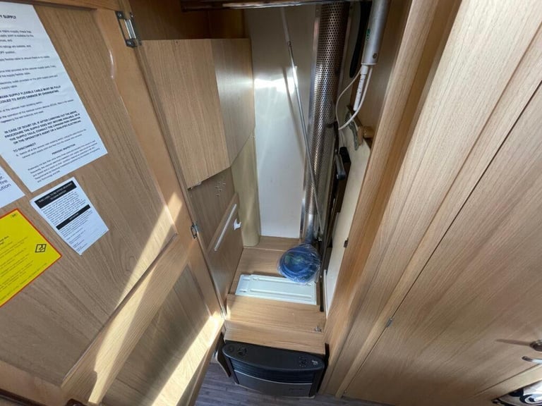 Elddis Autoquest 145 4 Berth 4 Belt End lounge 3300kg