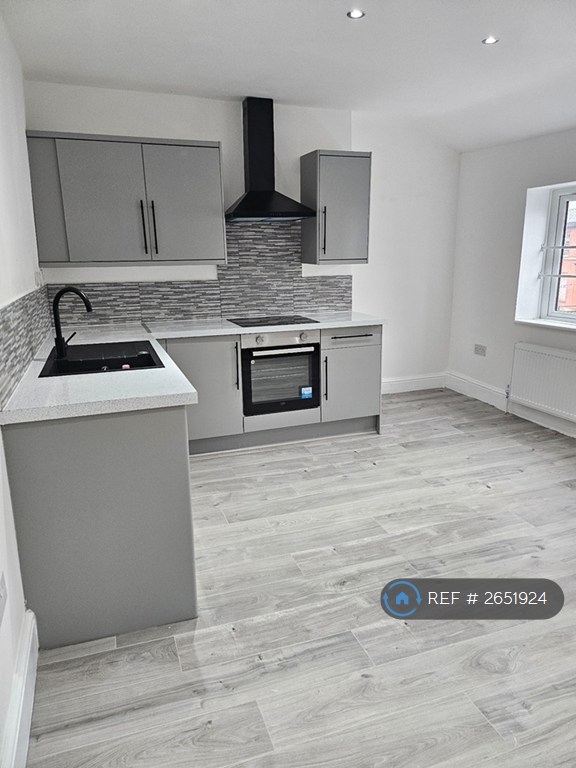 image for 1 bedroom flat in Long Street, Middleton, Manchester, M24 (1 bed) (#2651924)