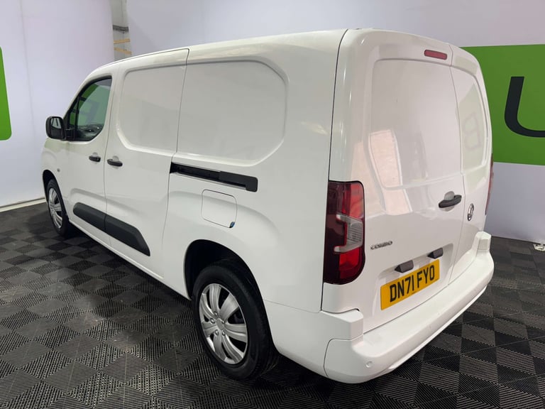2021 Vauxhall Combo 1.5 Combo 2300 Sportive TD Panel Van Diesel Manual