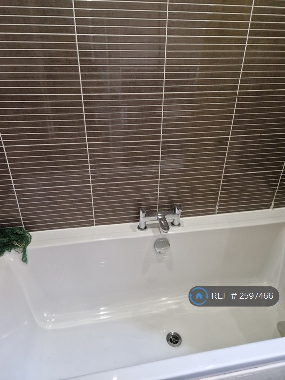 1 bedroom in Leigh Road, Sittingbourne, ME10 (#2597466)