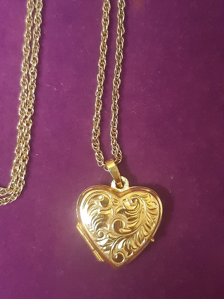 9ct gold locket and chain 