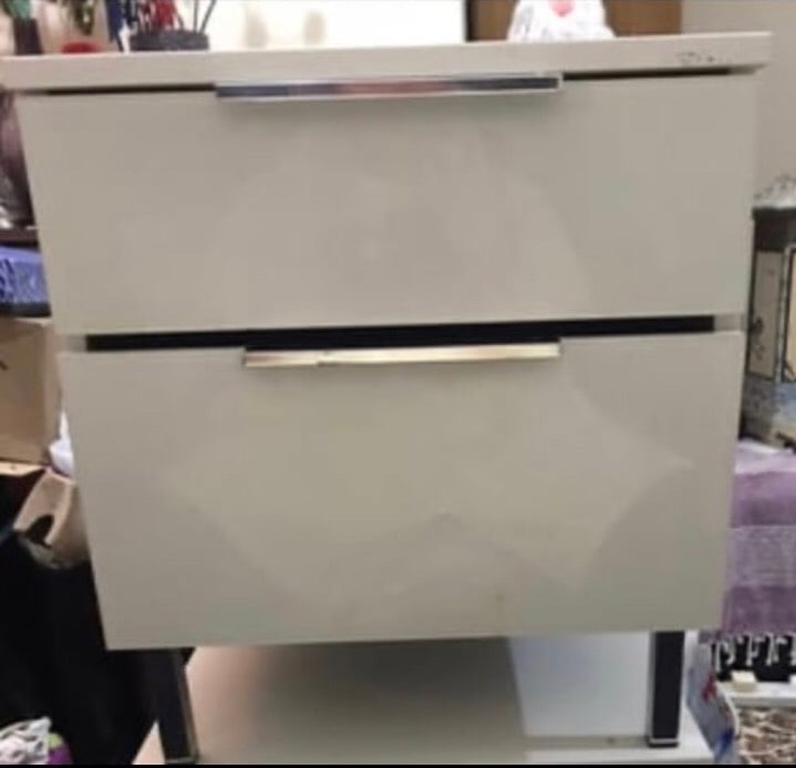 2 Modern Bedside white gloss tables £35 each 