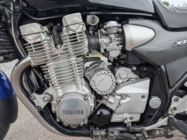 2000 YAMAHA XJR1300