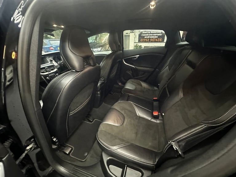 VOLVO V40 2.0 R-Design D3 2017