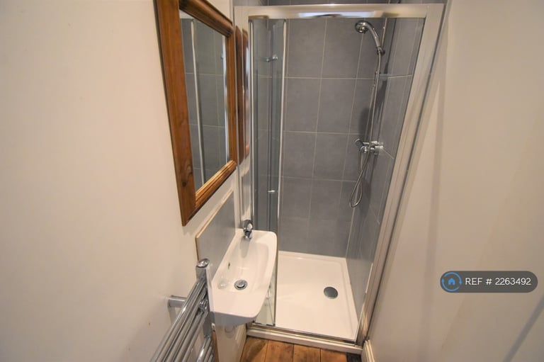 7 bedroom house in Addington Road, Reading, RG1 (7 bed) (#2263492)