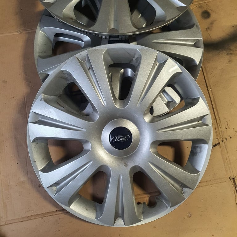 Ford centre cups 15"