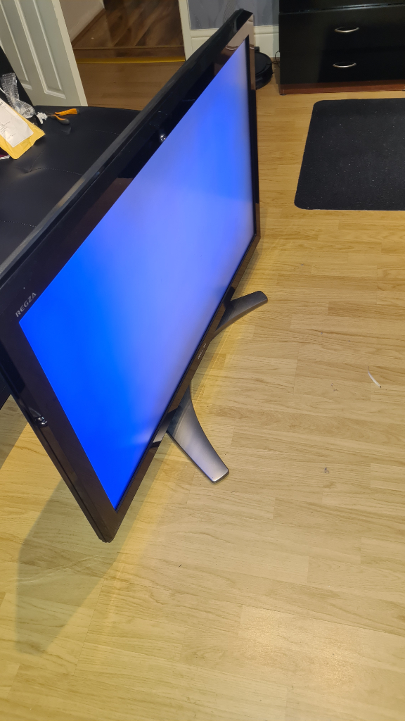 47 inch Toshiba LCD TV for spares or repairs