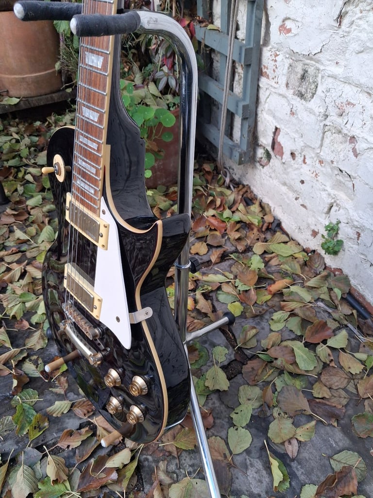 JHS Vintage V100 electric guitar