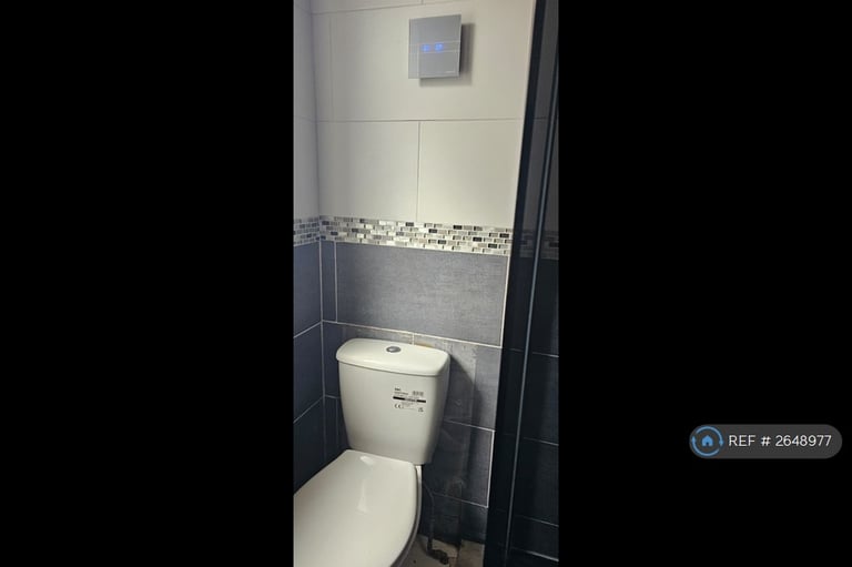 5 bedroom house in Bentley New Drive, Walsall, WS2 (5 bed) (#2648977)