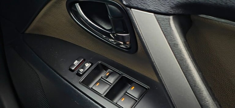 2014 Toyota Avensis 2.0 V-Matic Excel Touring CVT 5dr Petrol Automatic