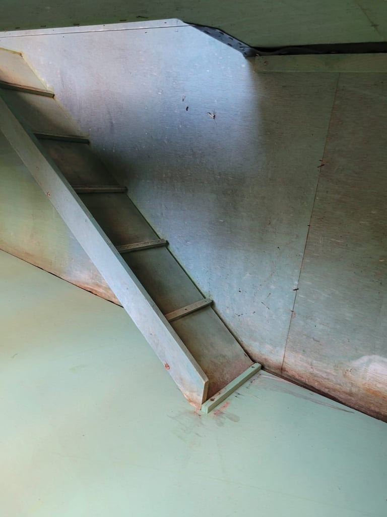 2 storey rabbit hutch with thermal rain cover.