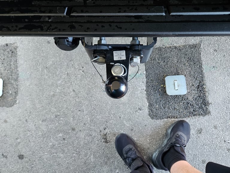 2025 Toyota Hilux INVINCIBLE X 2025 (25)  2000 miles Pick Up Diesel/Ele Automatic