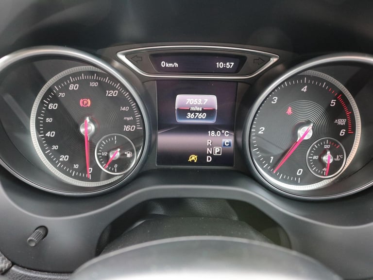 2017 Mercedes-Benz GLA 2.1 GLA200d SE SUV 5dr Diesel 7G-DCT Euro 6 (s/s) (136 ps) ESTATE Diesel A...