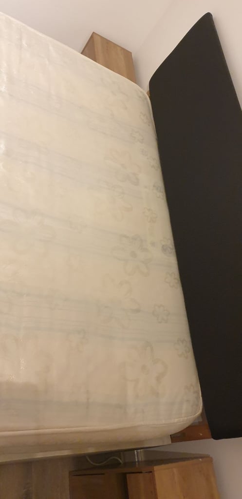 King size bed with total clean mattress