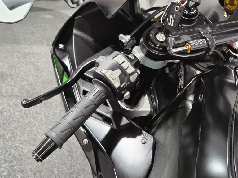 Kawasaki Ninja ZX-10R 1 OWNER! AKRAPOVIC EHXUAST! KRT REPLICA! FULL SERVICE