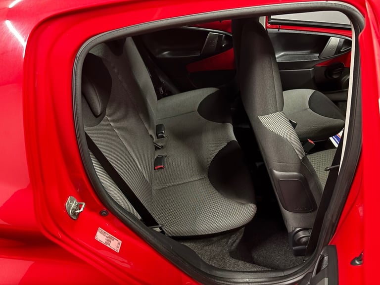 2013 Toyota AYGO 1.0 VVT-i Move with Style 5dr HATCHBACK Petrol Manual
