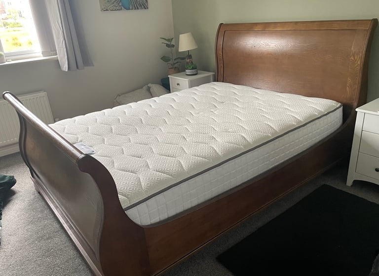King Size Wooden Bed – Excellent Condition – £100