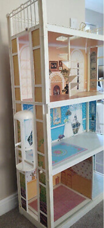 VINTAGE 1970s PEDIGREE SINDY’S 3 LEVEL HOUSE & BOX, INSTRUCTIONS, HTF