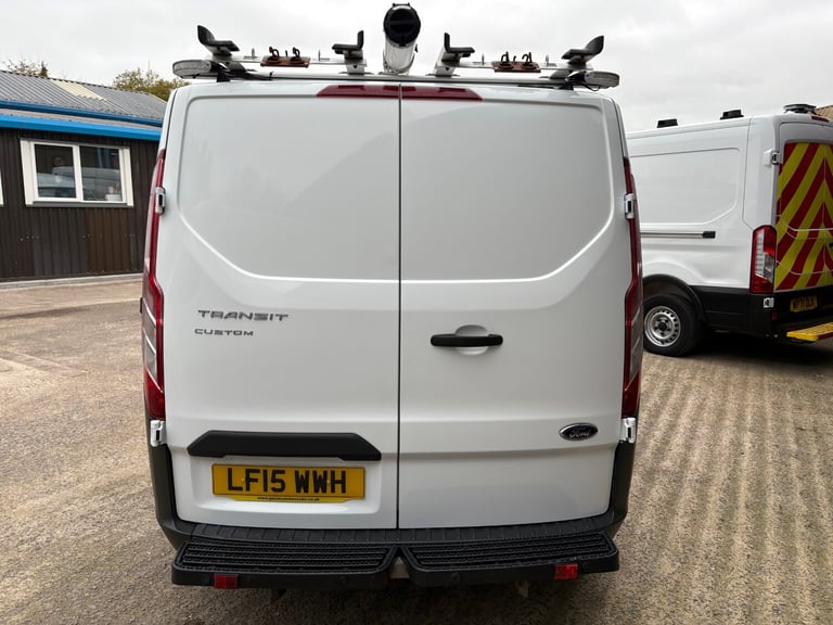 2015 Ford Transit Custom 2.2 TDCi 100ps Low Roof Van ECOnetic PANEL VAN Diesel Manual