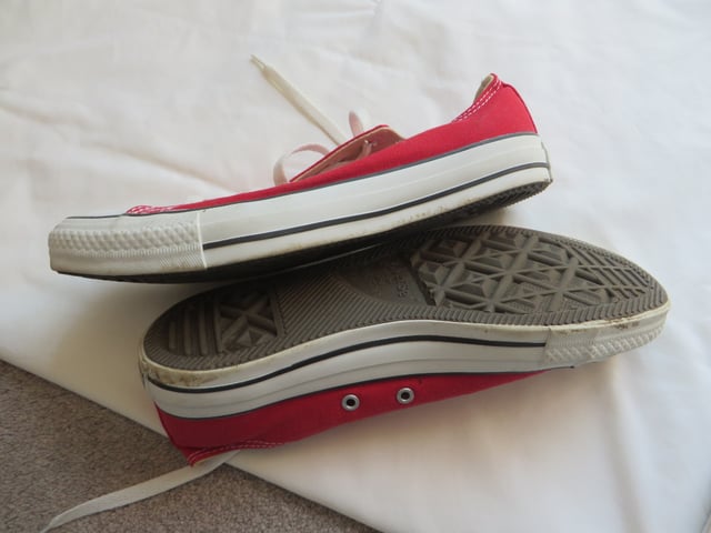 Red converse size deals 8