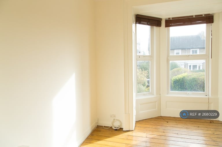 1 bedroom flat in Anerley Park, London, SE20 (1 bed) (#2680229)