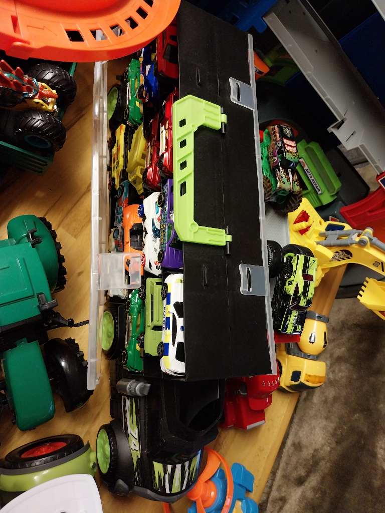 Hot Wheelz items and Toy Bundle