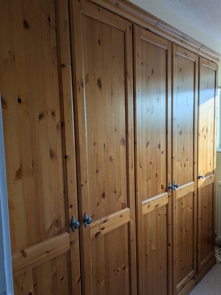 Fitted wardrobes, could dismantle / reuse