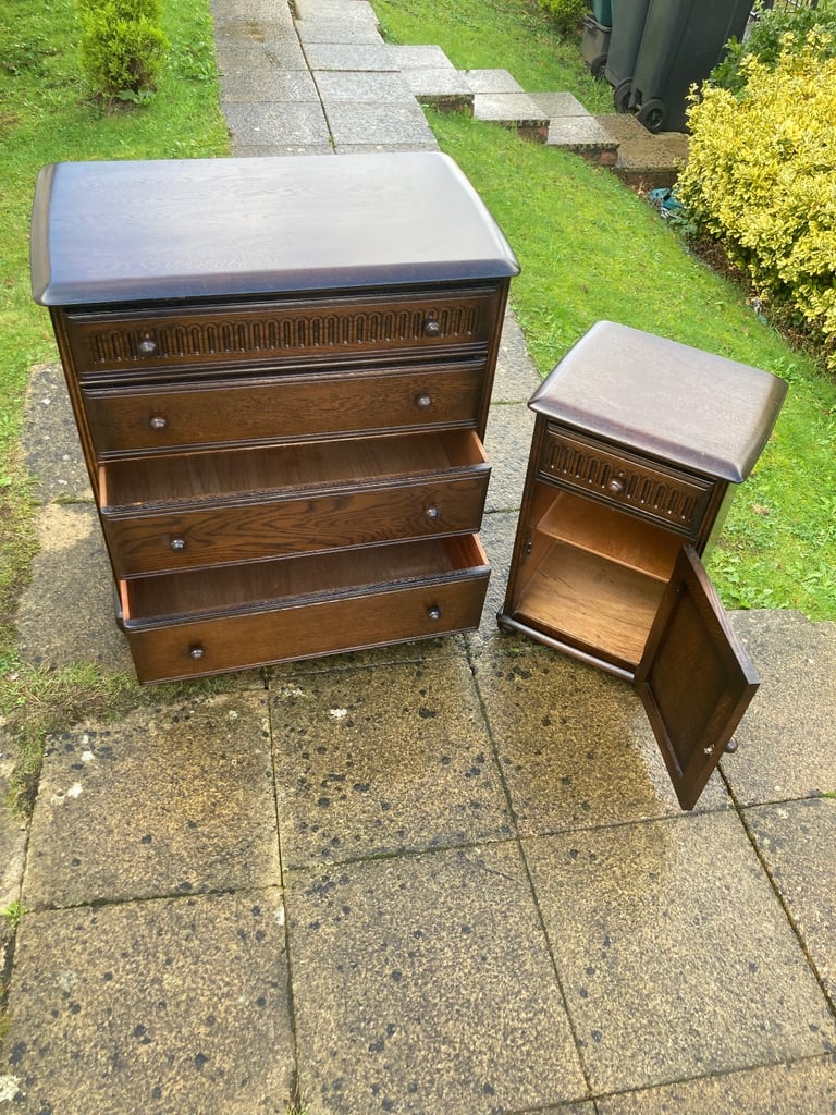 Antique mid century oak chest of drawer and side table set (delivery available)