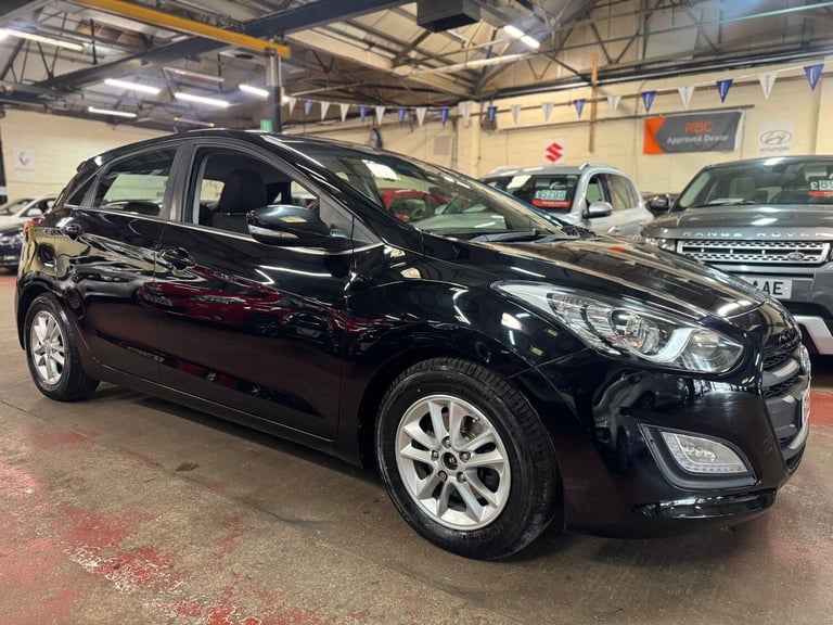 image for 2016 Hyundai i30 1.6 CRDi Blue Drive SE Nav Euro 6 (s/s) 5dr HATCHBACK Diesel Manual