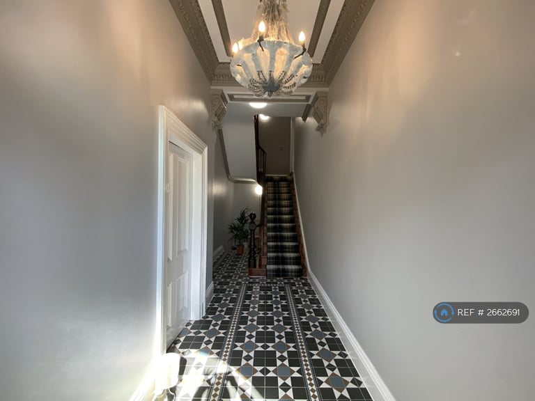 2 bedroom flat in Withington Road, Manchester, M16 (2 bed) (#2662691)