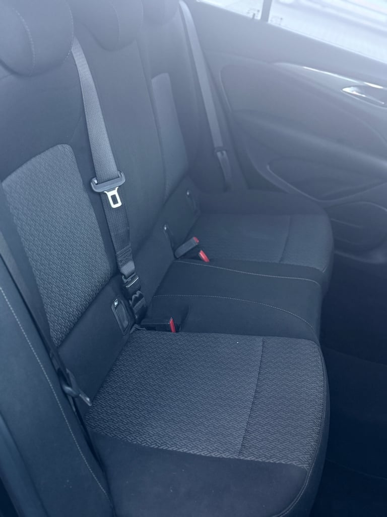 Vauxhall, INSIGNIA, Hatchback, 2019, Manual, 1598 (cc), 5 doors