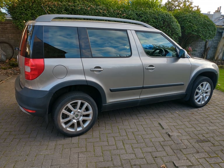 Skoda, YETI, Elegance, 2011, Manual, 1197 (cc), 5 doors