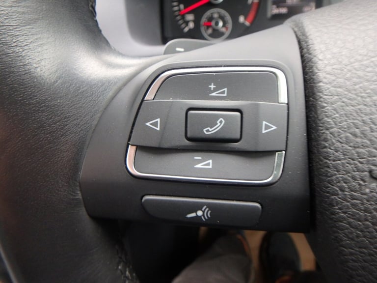 2011 Volkswagen Touran 1.4 Tsi Automatic Dsg 7 Seater Highline  Automatic