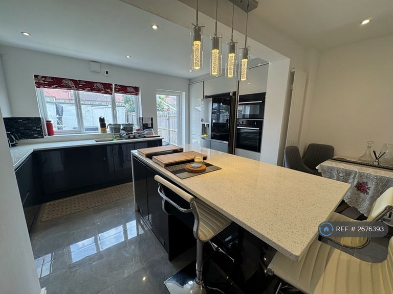 image for 1 bedroom in Hartland Drive, Ruislip, HA4 (#2676393)