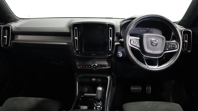  Volvo XC40 T3 R-Design (Lounge Pack, Sunroof, Harman Kardon, 360 Camera, BLIS) Petrol Automatic