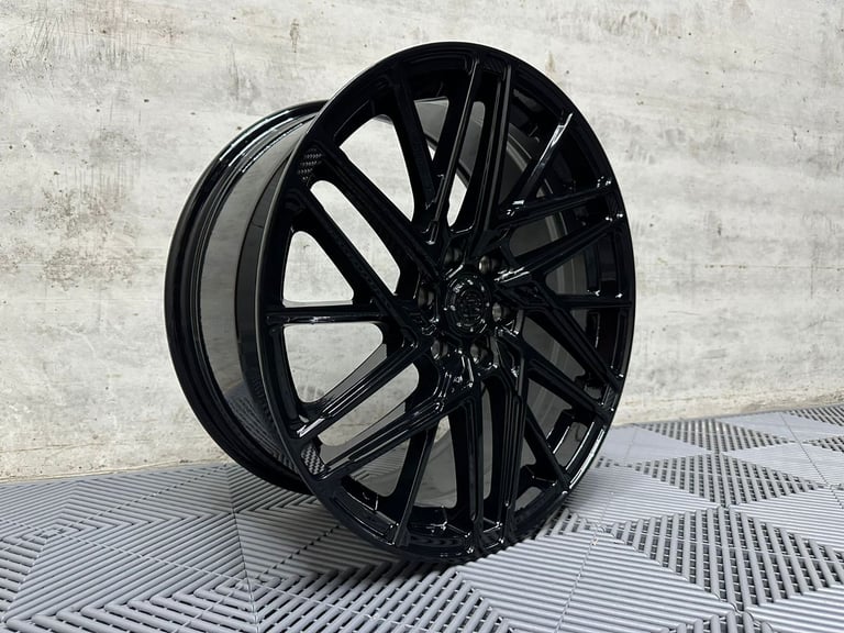 19" Motion R VS8 Alloy wheels Ford Transit Custom Van centre bore 74.5 6x120 Gloss Black
