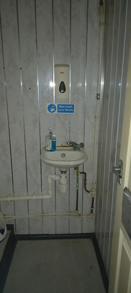 **LET BY**35 SNOW HILL**SHELTON**COMMERCIAL PROPERTY**