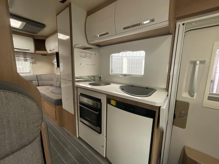 Rollerteam 746, 2020, 5K miles, 6 Berth, 6 Belts