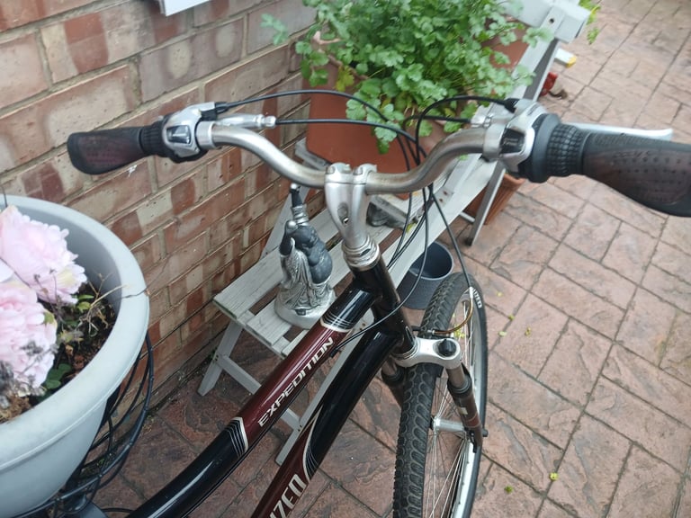 SPECIALIZED EXPEDITION SPORT TOURING BIKE 