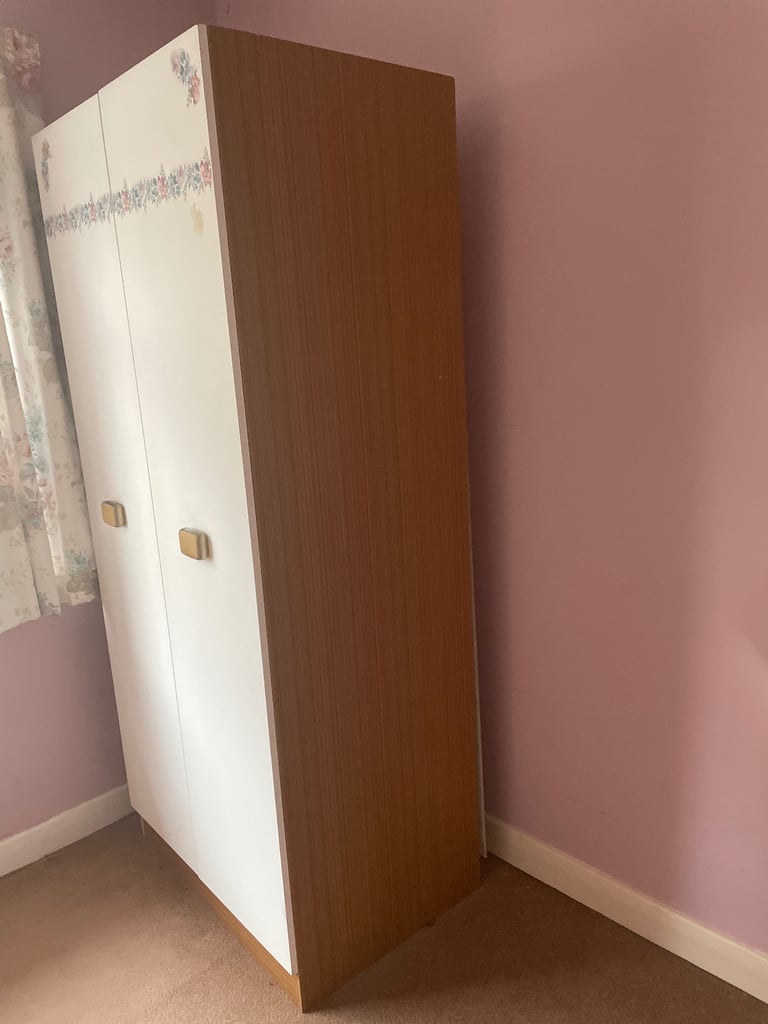 FREE Double wardrobe