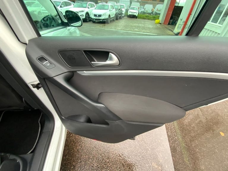 2015 Volkswagen Tiguan 2.0 TDI BlueMotion Tech Match Edition SUV 5dr Diesel DSG 4WD Euro 6 (s/s) ...