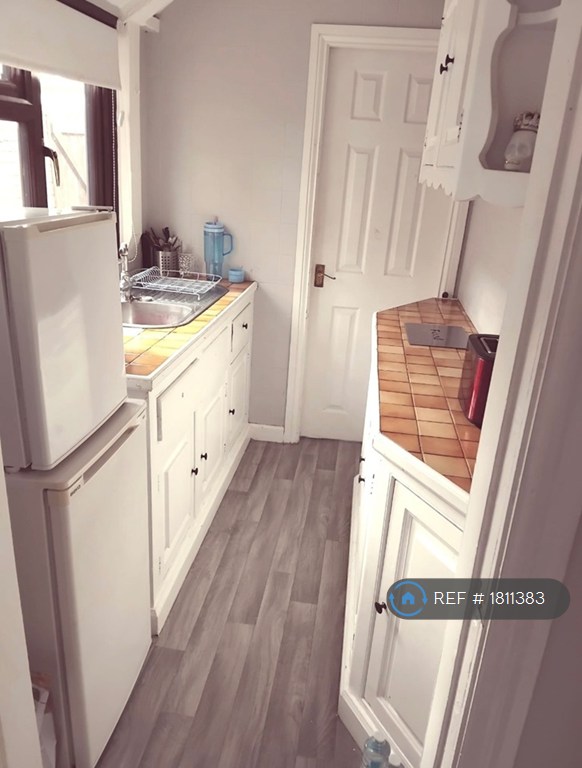 2 bedroom house in Grove Street, Leek, ST13 (2 bed) (#1811383)